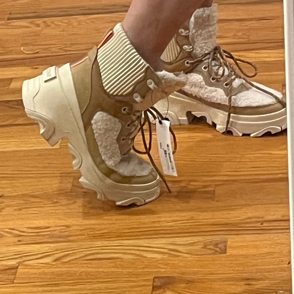 Sorel Tan and Cream Lace-Up Platform Shearling Boots